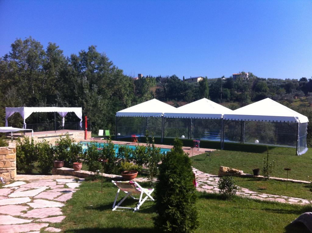 Aparthotel Borgo Le Capannelle Castel Ritaldi Zewnętrze zdjęcie