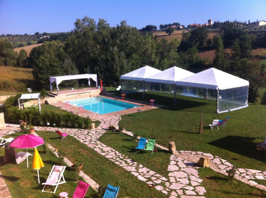 Aparthotel Borgo Le Capannelle Castel Ritaldi Zewnętrze zdjęcie