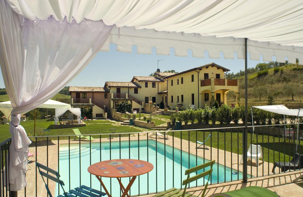 Aparthotel Borgo Le Capannelle Castel Ritaldi Zewnętrze zdjęcie